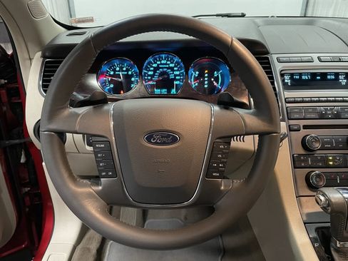 Used 2010 Ford Taurus SEL image 21