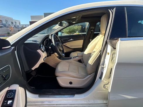 Used 2015 Mercedes-Benz CLA 250 w/ Premium 1 Package image 9
