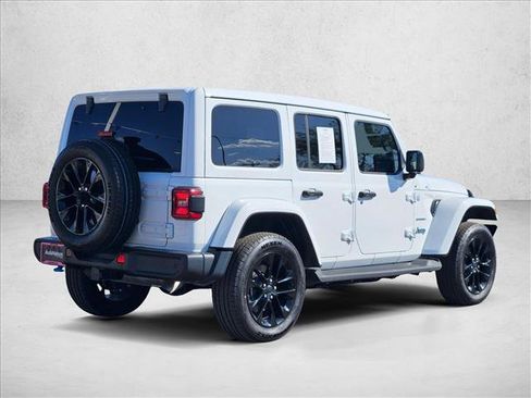 Used 2024 Jeep Wrangler Unlimited Sahara w/ Technology Group AWD/4WD image 5