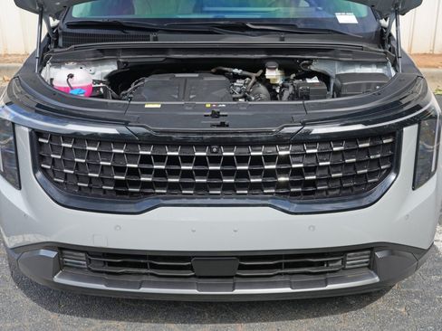 Used 2025 Kia Carnival SX Prestige FWD image 8