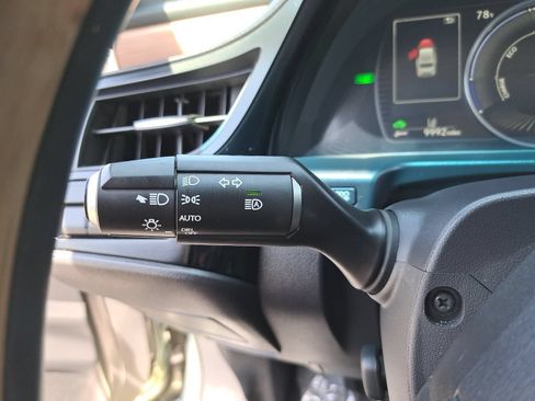 Used 2025 Lexus ES 300h Ultra Luxury w/ Accessory Package (Z2) FWD image 28