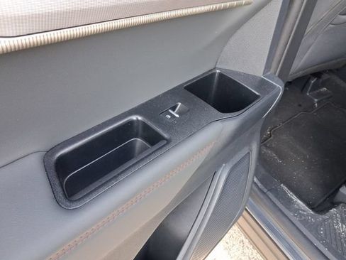 Used 2025 Ford Explorer Active RWD image 10