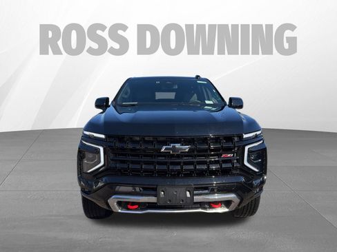 Used 2025 Chevrolet Suburban Z71 image 2