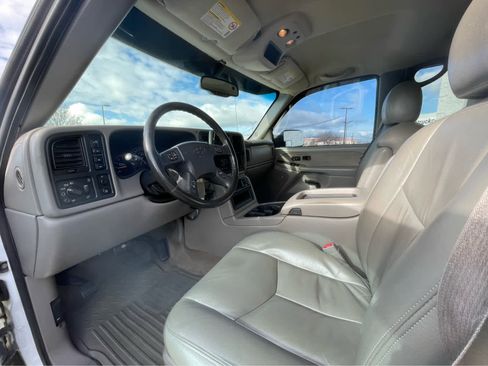 Used 2003 Chevrolet Silverado 2500 LT image 2