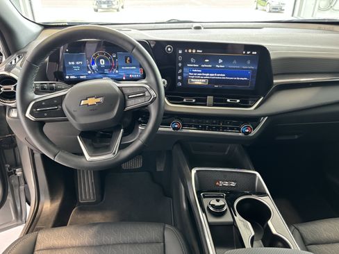 Used 2026 Chevrolet Equinox LT w/ Convenience Package II AWD/4WD image 10