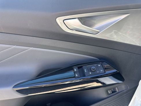 Used 2023 Volkswagen ID.4 Pro S image 18