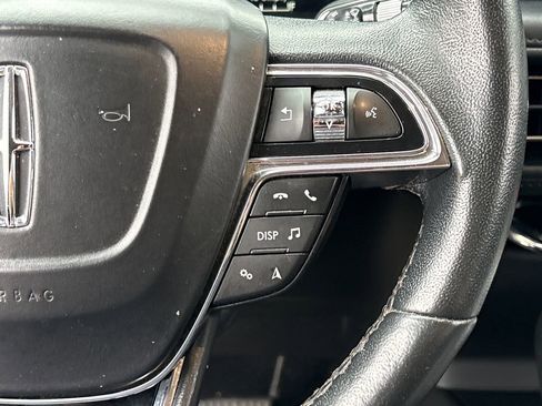 Used 2023 Lincoln Nautilus FWD image 21