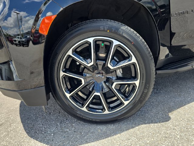 Certified 2024 Chevrolet Suburban RST RWD image 31