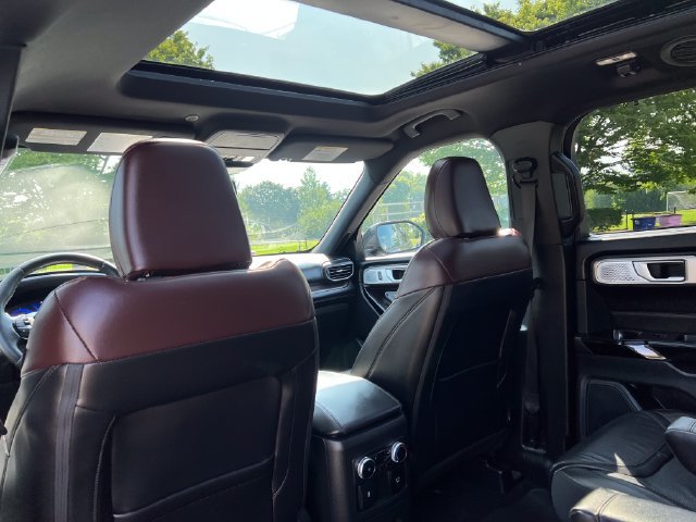 Certified 2023 Ford Explorer Platinum w/ Technology Package AWD/4WD image 27