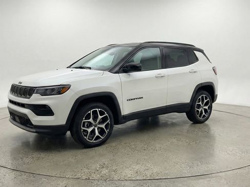 Used 2025 Jeep Compass Limited image 3