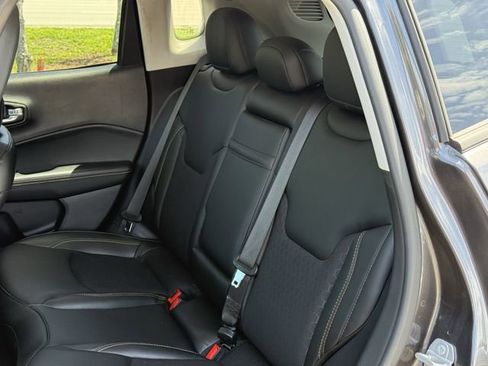 Used 2019 Jeep Compass Latitude image 29