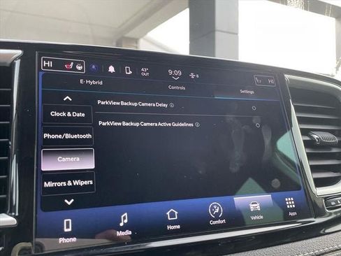 Used 2022 Chrysler Pacifica Touring-L image 26