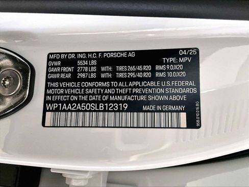 Used 2025 Porsche Macan image 35