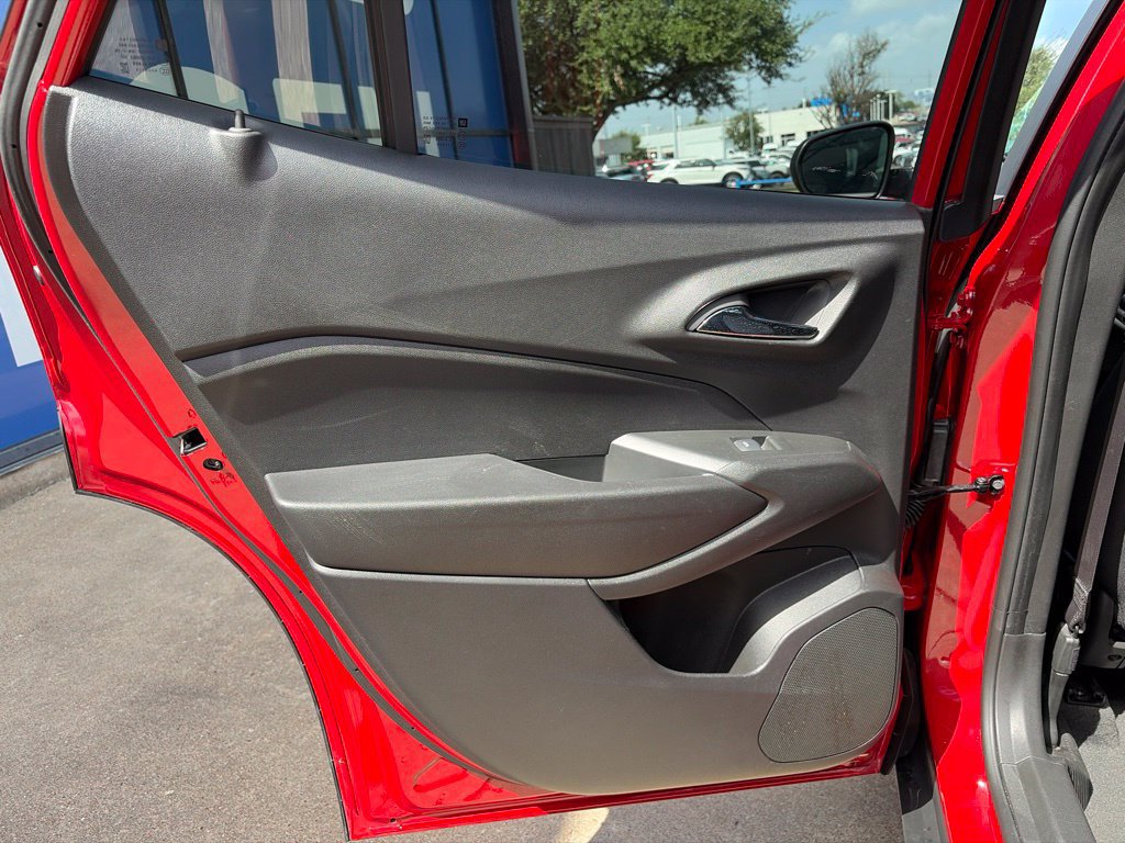 Used 2026 Chevrolet Trax LS FWD image 16