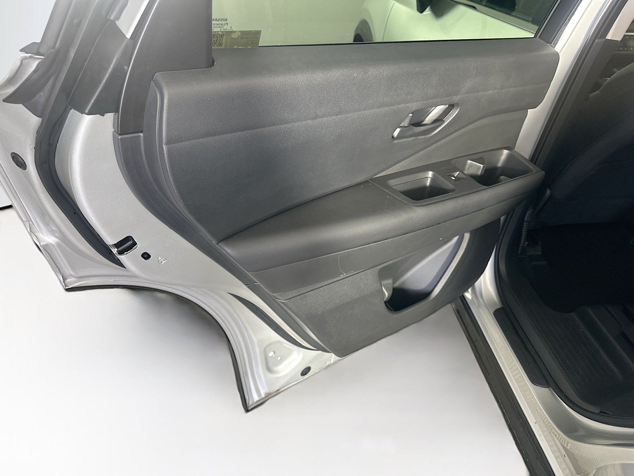 Used 2025 Nissan Pathfinder SV FWD image 26