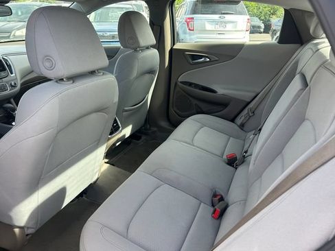 Used 2025 Chevrolet Malibu LT FWD image 32