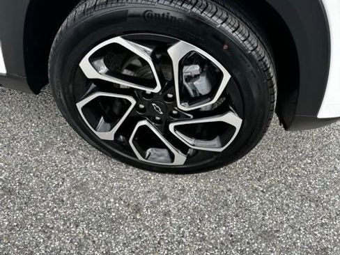 Used 2024 Chevrolet Trax RS w/ Driver Confidence Package image 9