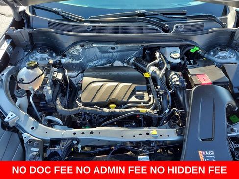 Used 2025 Chevrolet Trax LT w/ LT Convenience Package FWD image 8