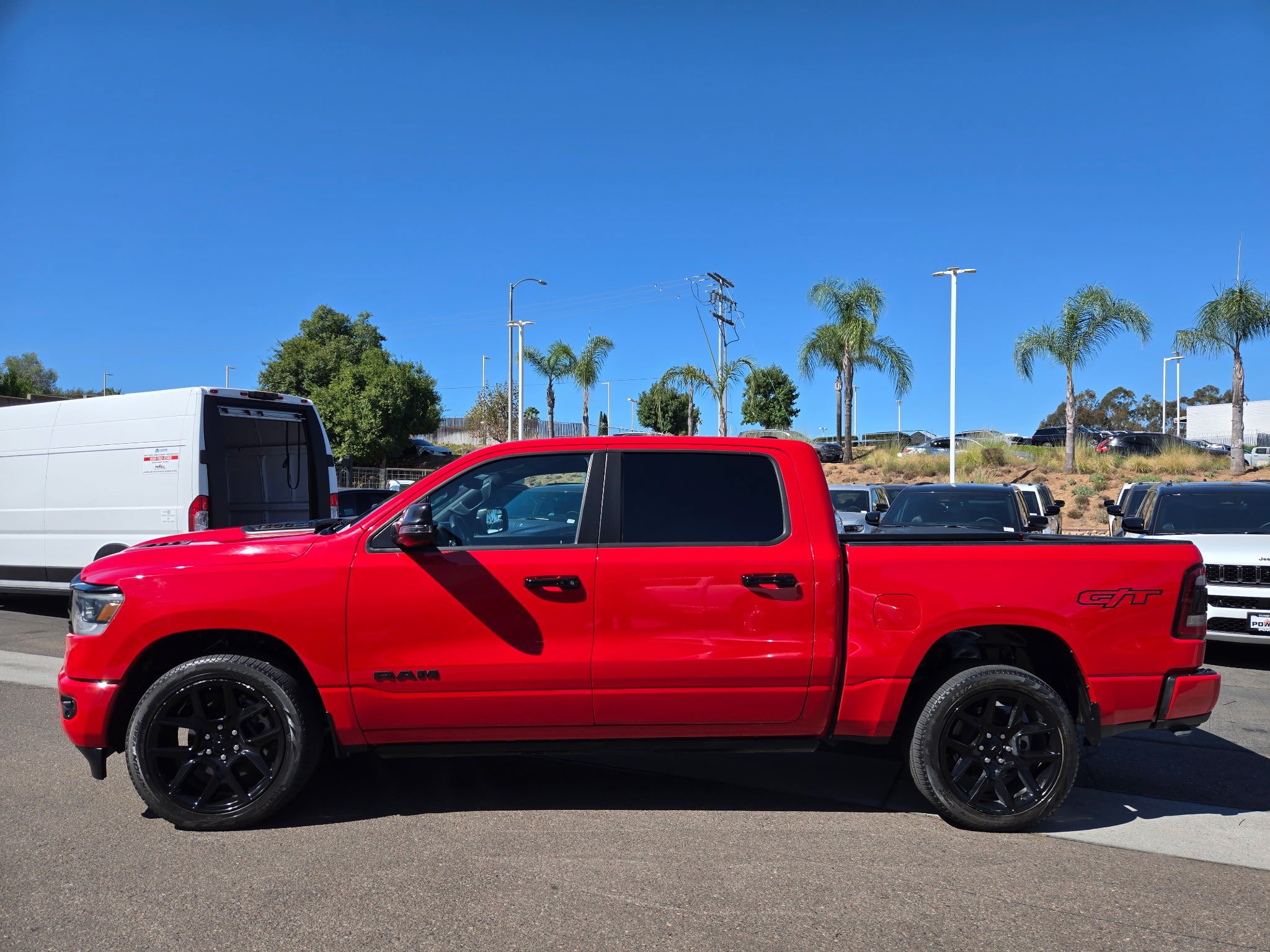 Used 2023 RAM 1500 Laramie AWD/4WD image 2