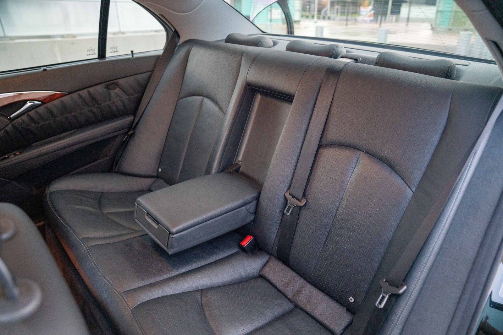 Used 2005 Mercedes-Benz E 500 4MATIC Sedan image 24