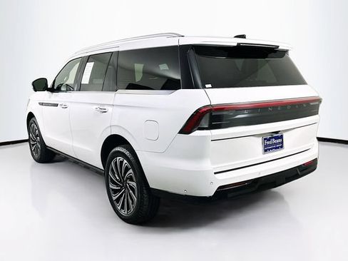 Certified 2025 Lincoln Navigator Black Label AWD/4WD image 8
