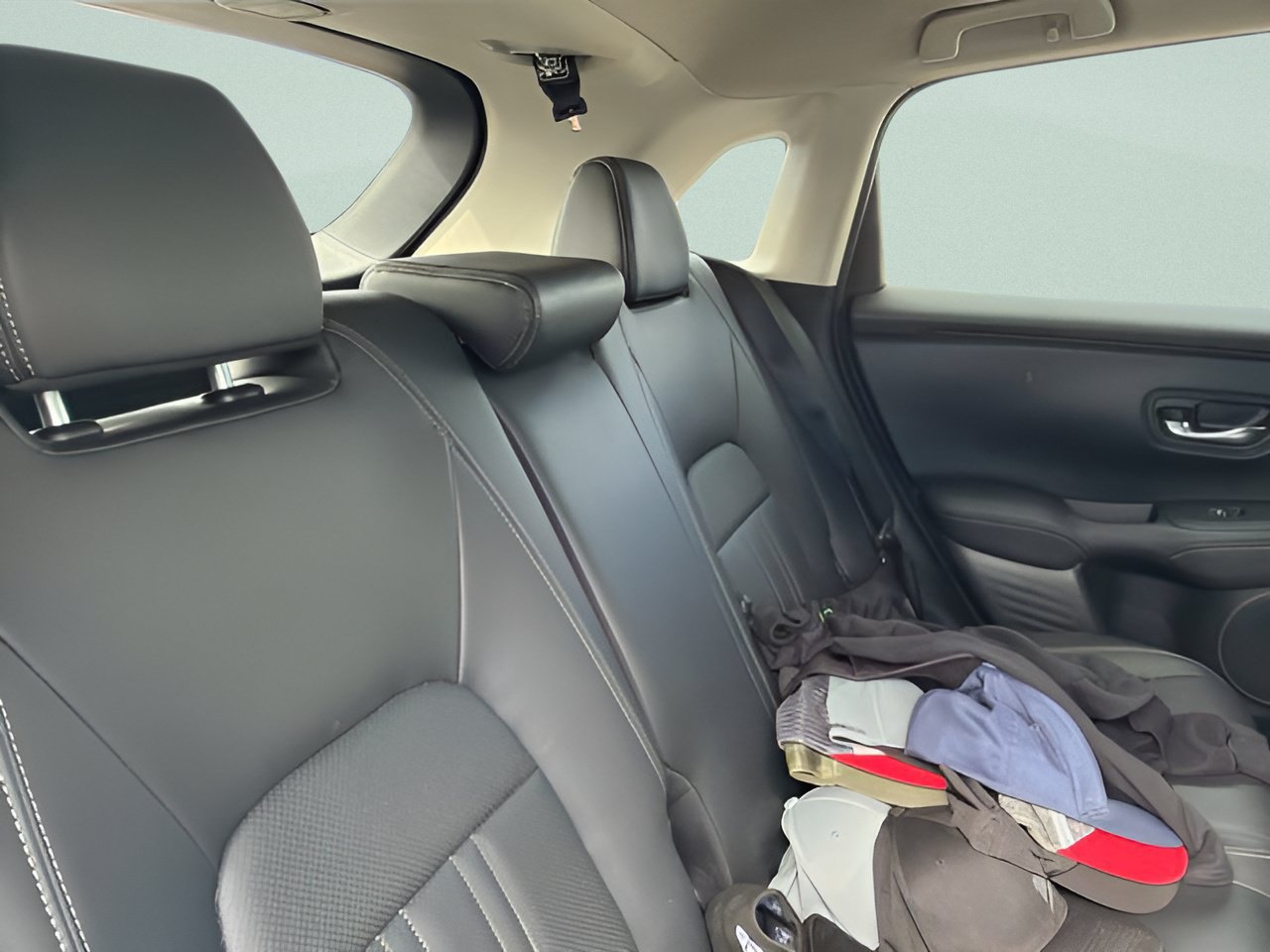 Used 2024 Honda HR-V EX-L image 8