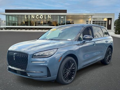Certified 2023 Lincoln Corsair FWD w/ Equipment Group 101A image 2
