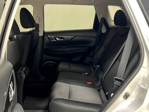 Used 2018 Nissan Rogue S AWD/4WD image 29