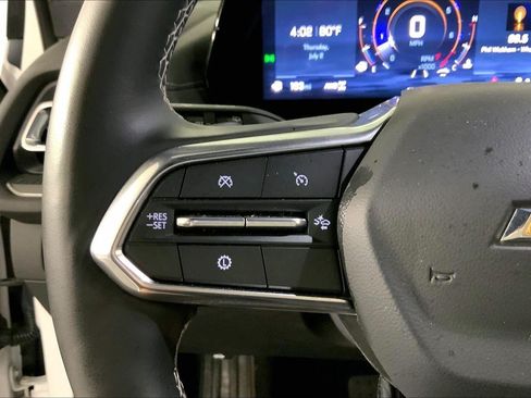 Used 2025 Chevrolet Traverse LT AWD/4WD image 18