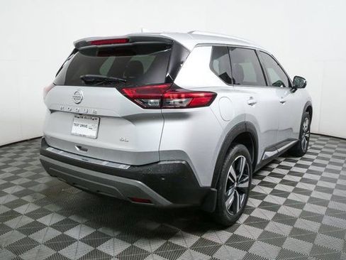 Used 2021 Nissan Rogue SL image 3