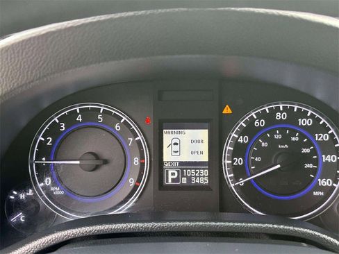 Used 2011 INFINITI G37 x image 25