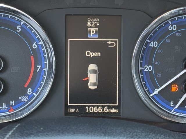 Used 2017 Toyota Corolla SE FWD image 15