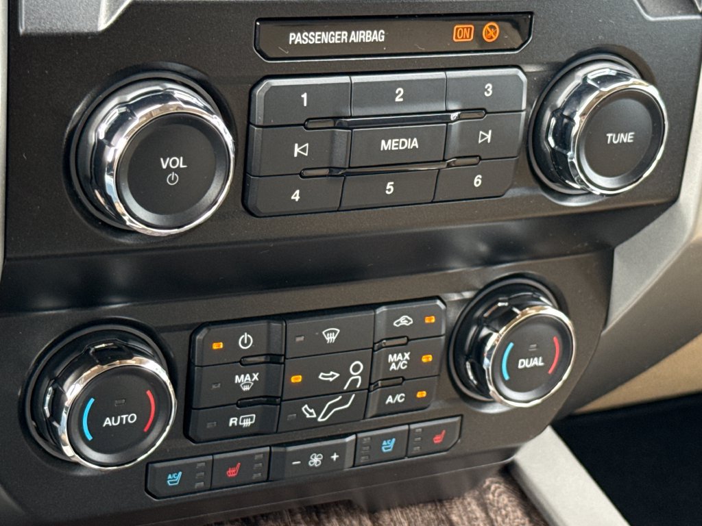 Used 2019 Ford F250 Lariat w/ Lariat Ultimate Package AWD/4WD image 23