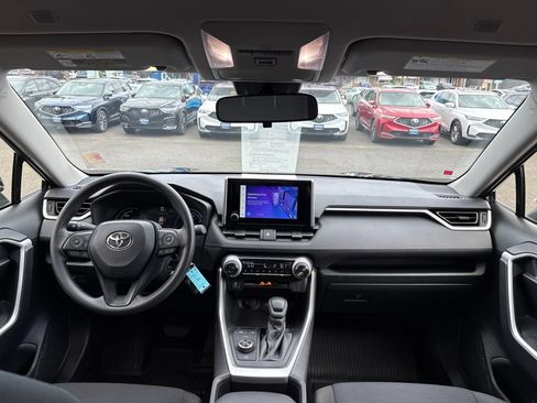Used 2025 Toyota RAV4 LE AWD/4WD image 26