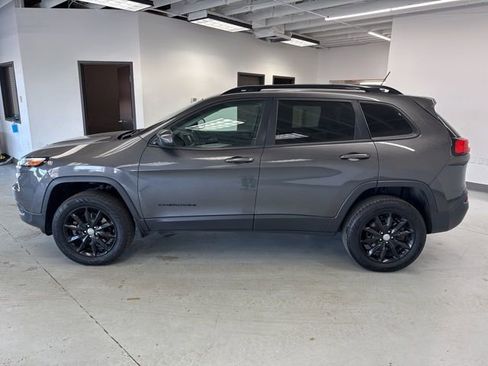 Used 2014 Jeep Cherokee Altitude w/ Cold Weather Group image 6
