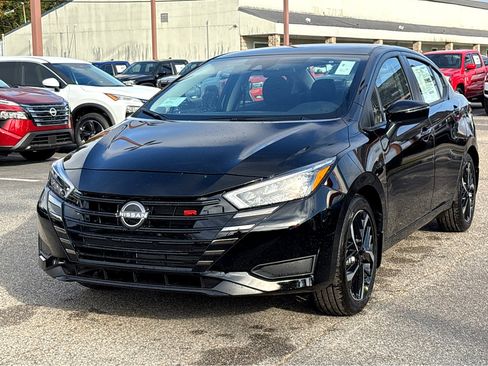 Used 2025 Nissan Versa SR w/ Trunk Package image 9