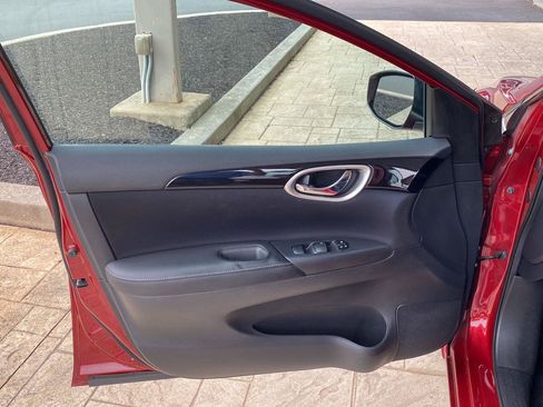 Used 2018 Nissan Sentra SV FWD image 16