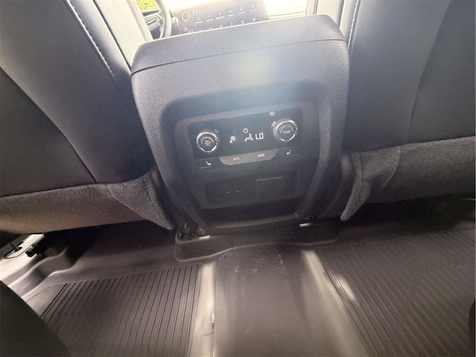 Used 2027 Chevrolet Traverse RS w/ LPO, Floor Liner Package FWD image 23