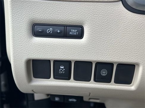 Certified 2023 Nissan Murano SV image 16