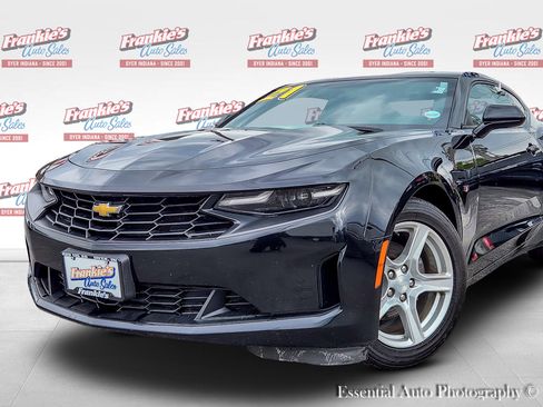 Used 2021 Chevrolet Camaro LT RWD image 2