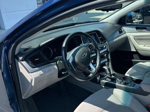 Used 2019 Hyundai Sonata SEL w/ Tech Package 02 FWD image 9