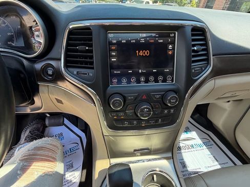 Used 2018 Jeep Grand Cherokee Limited AWD/4WD image 13