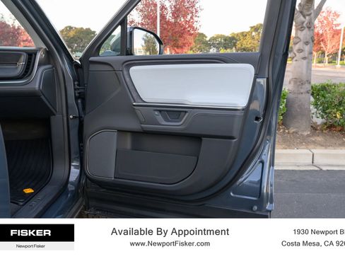 Used 2025 Rivian R1T Adventure image 33