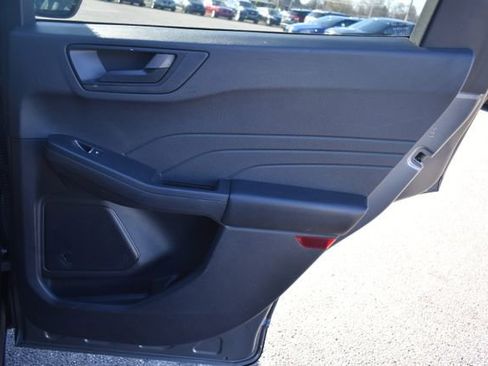 Used 2022 Ford Escape SE w/ SE Sport Appearance Package image 38