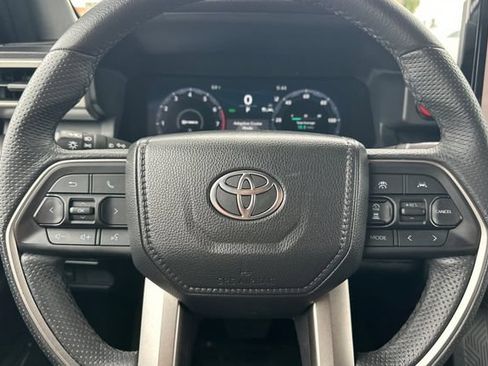 Certified 2025 Toyota Tacoma TRD Off-Road AWD/4WD image 27