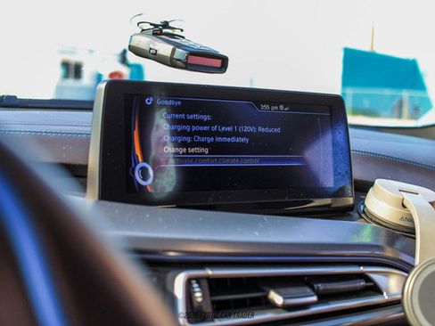 Used 2016 BMW i8 image 26