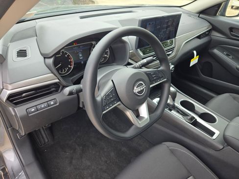 New 2026 Nissan Altima 2.5 SV FWD image 10