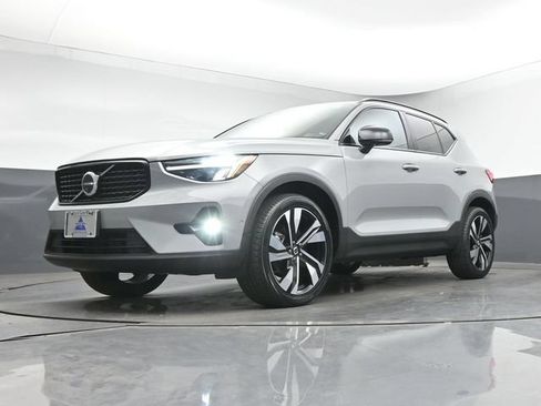 Used 2024 Volvo XC40 B5 Plus w/ Climate Package AWD/4WD image 39