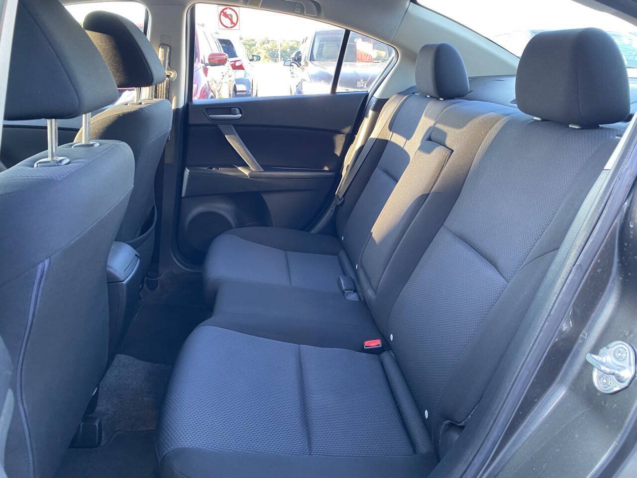 Used 2011 MAZDA MAZDA3 i Touring FWD image 14