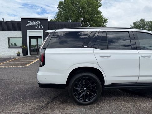 Used 2021 Cadillac Escalade Sport Platinum AWD/4WD image 4